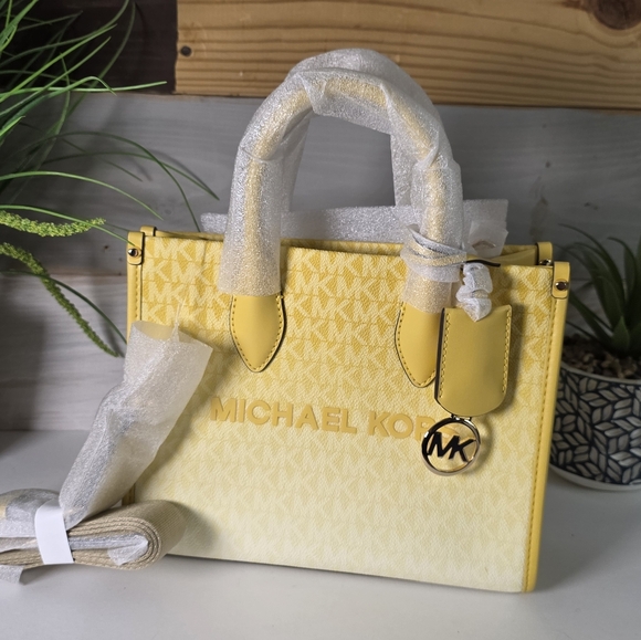 Michael Kors Mirella Small Ombré Signature Logo Crossbody Bag. New With Tags - Picture 1 of 9